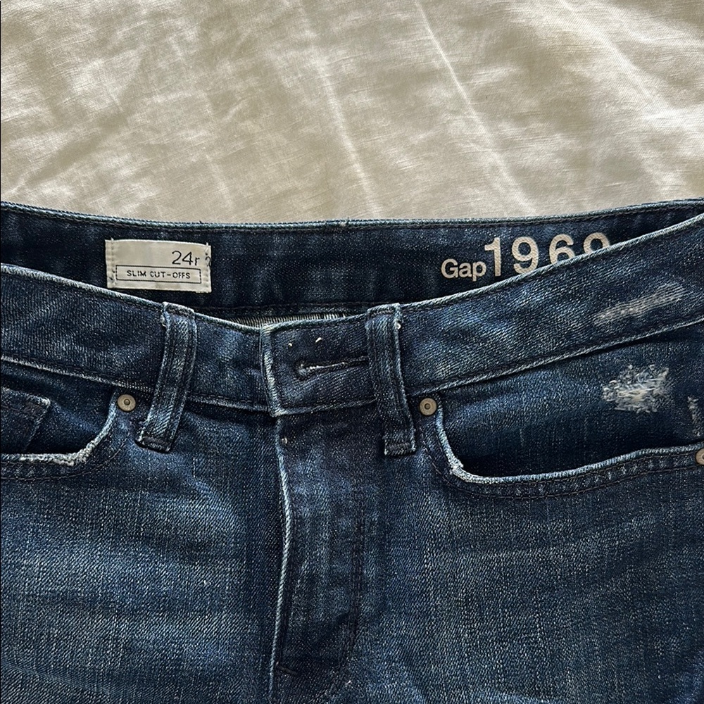 Gap slim cut off women’s shorts